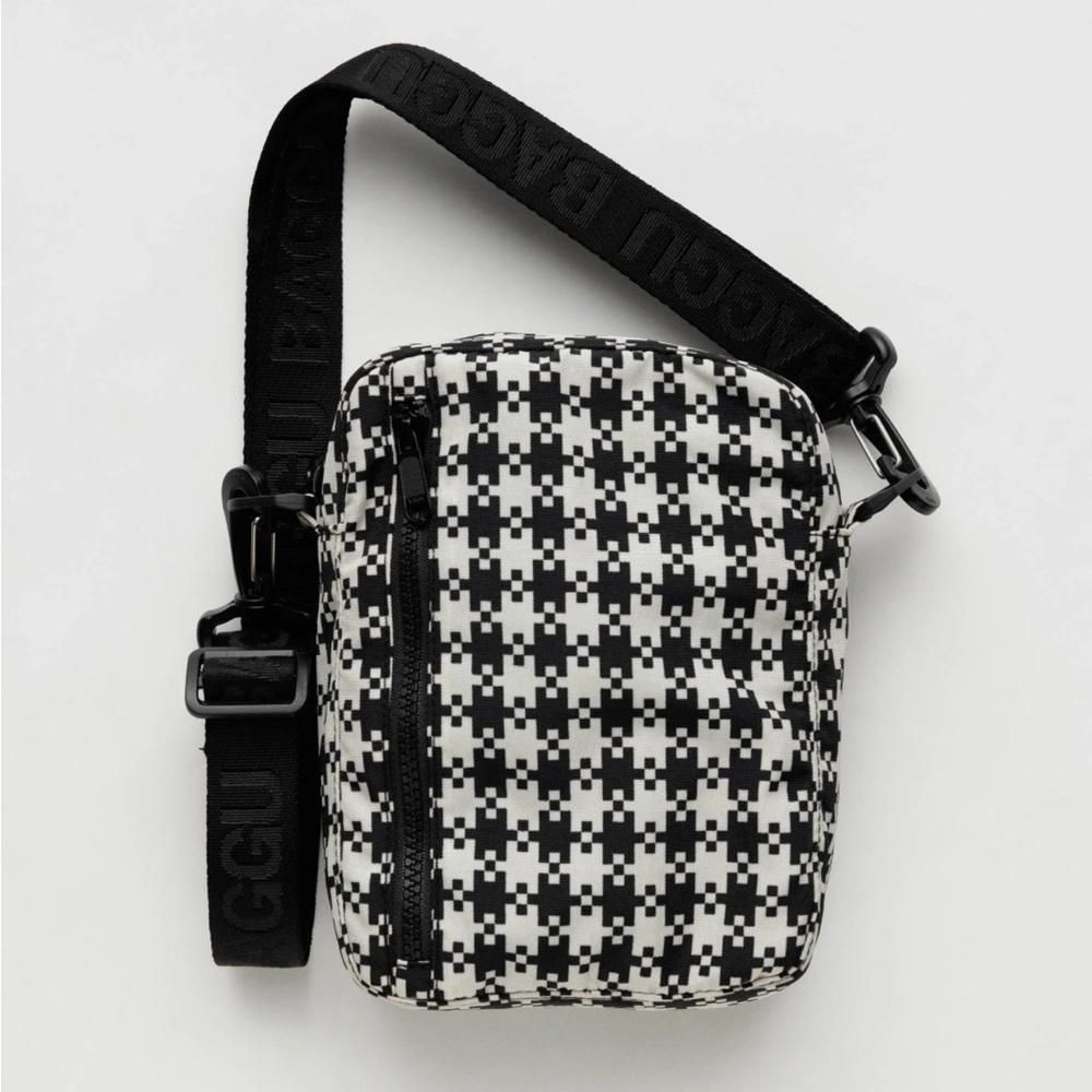 NWT Baggu Sports Crossbody Bag